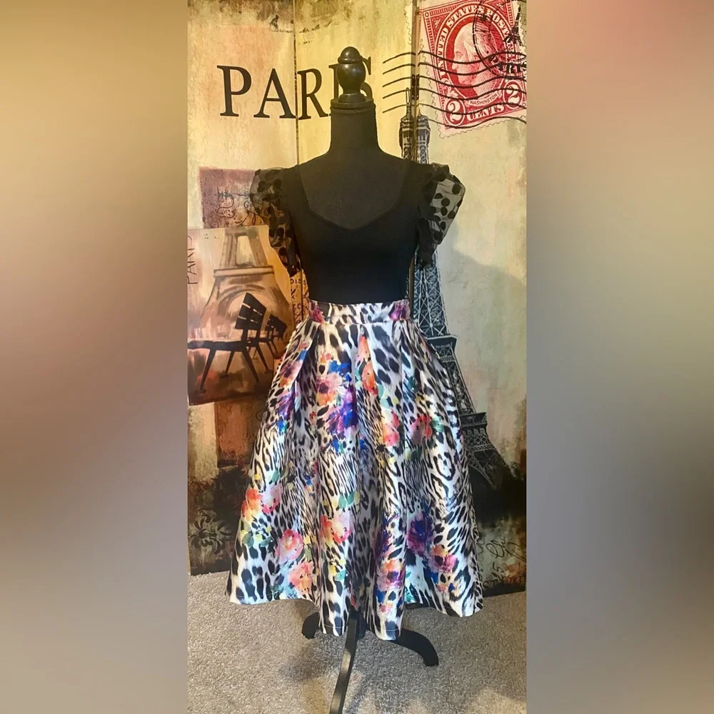 All eyes on you! T &J midi skirt leopard multi print-Size small - Picture 1 of 6